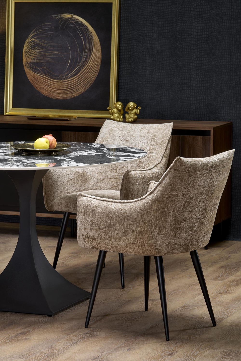 STÓŁ JADALNIANY okrągły, czarna kielichowa noga, blat ze spieku, klasyczny styl, wyjątkowy STÓŁ JADALNIANY okrągły, czarna kielichowa noga, blat ze spieku, klasyczny styl, wyjątkowy