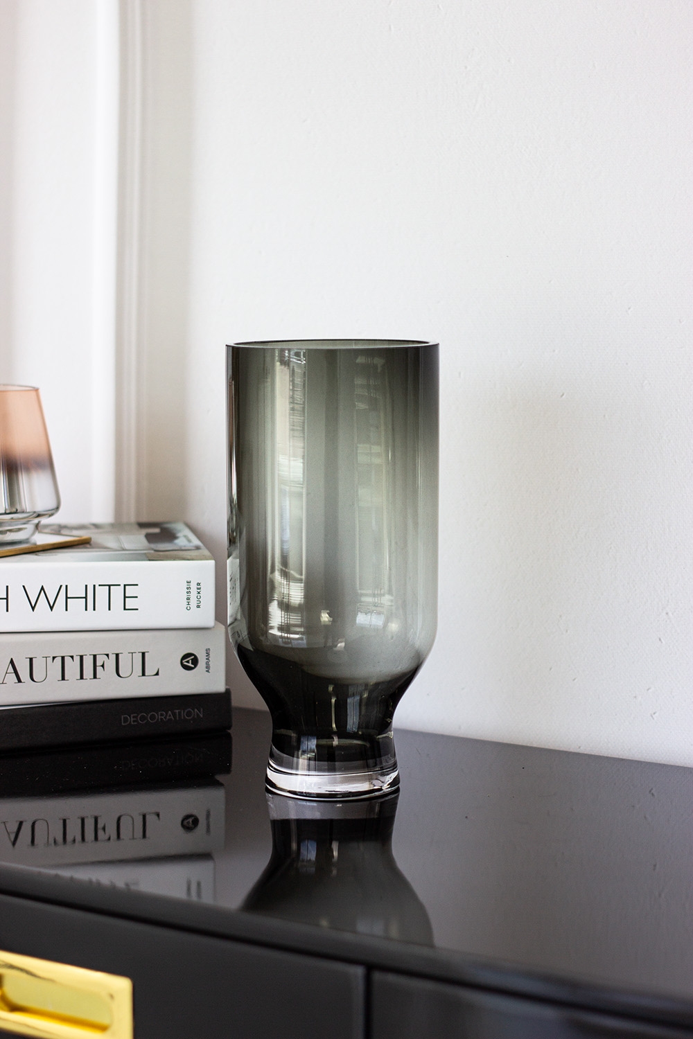 WAZON z przydymionego szkła, odwrócony kształt dzwonu, nowoczesny WAZON z przydymionego szkła, odwrócony kształt dzwonu, nowoczesny