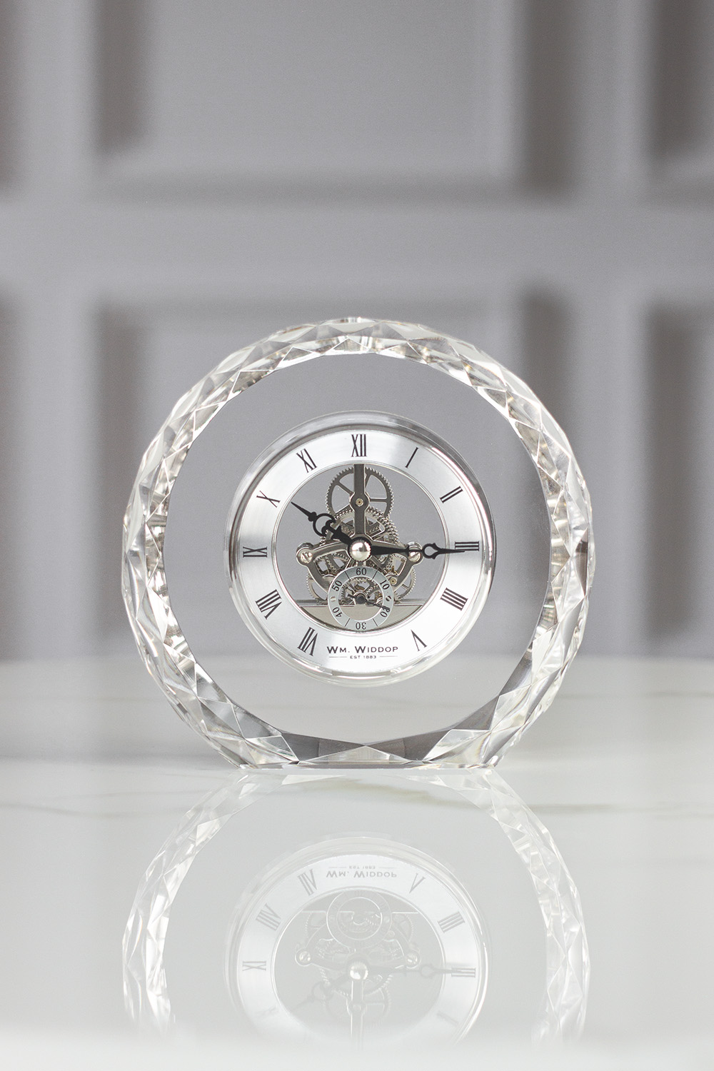 ZEGAR STOJĄCY kryształowy, srebrny tarcza, otwarty mechanizm, styl glamour, wyjątkowy ZEGAR STOJĄCY kryształowy, srebrny tarcza, otwarty mechanizm, styl glamour, wyjątkowy