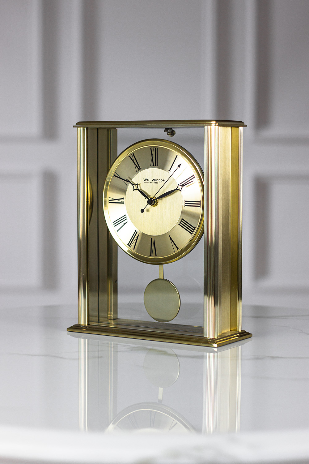 ZEGAR STOJĄCY prostokątny, złota metalowa rama, szklany panel, klasyczny styl, ekskluzywny