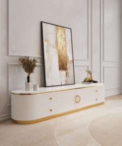 SZAFKA RTV Anne biała, ryflowana, złote metalowe dodatki, biały blat z konglomeratu marmurowego, styl glamour, ekskluzywna