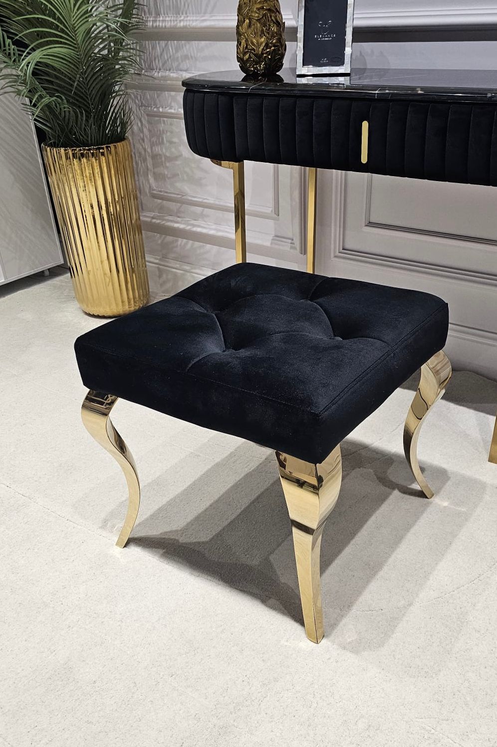 TABORET Lyon tapicerowany, pikowany, złote nogi, stal nierdzewna, glamour