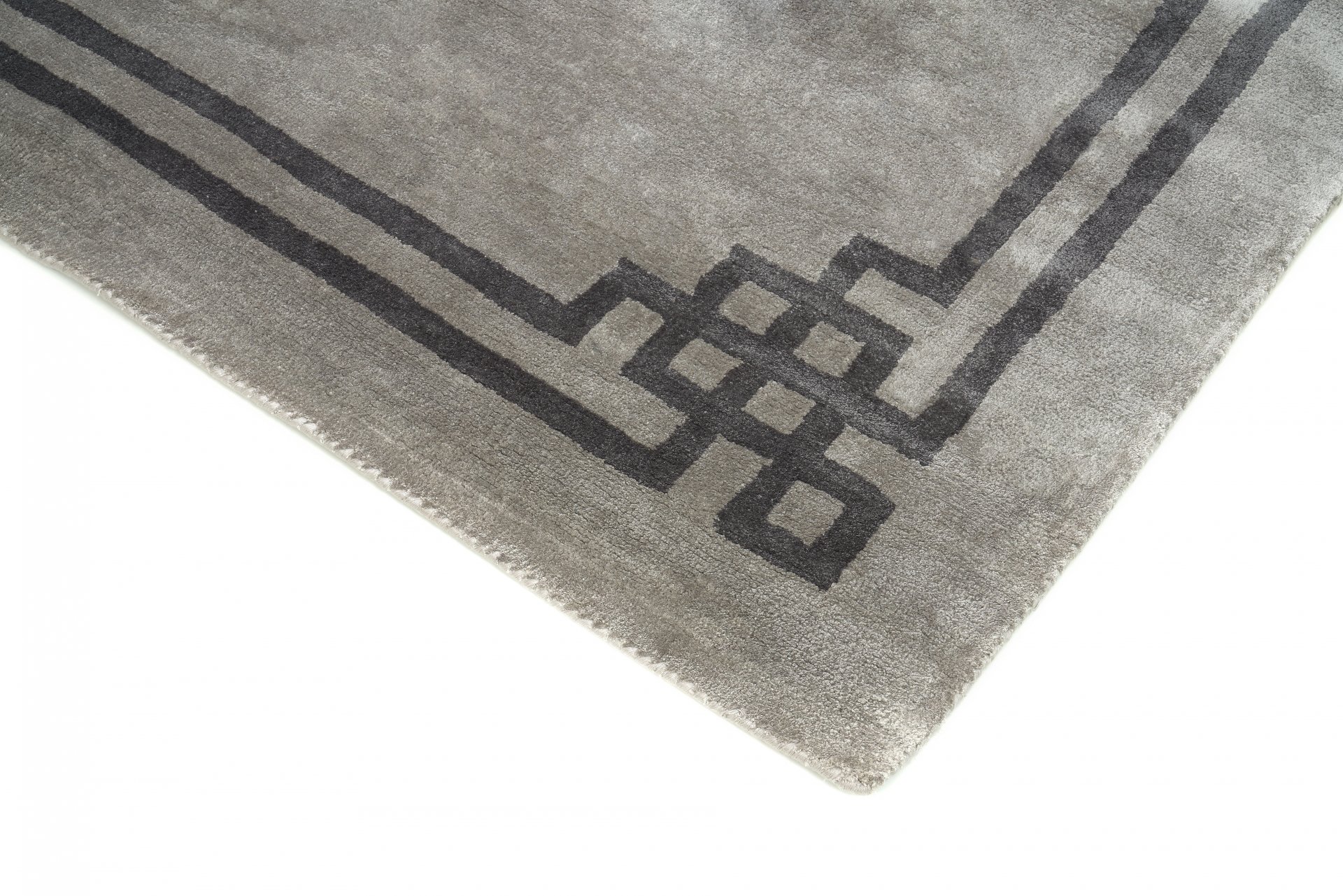 DYWAN prostokątny, szary z czarną geometryczną obwódką, ręcznie robiony, klasyczny styl, wyjątkowy