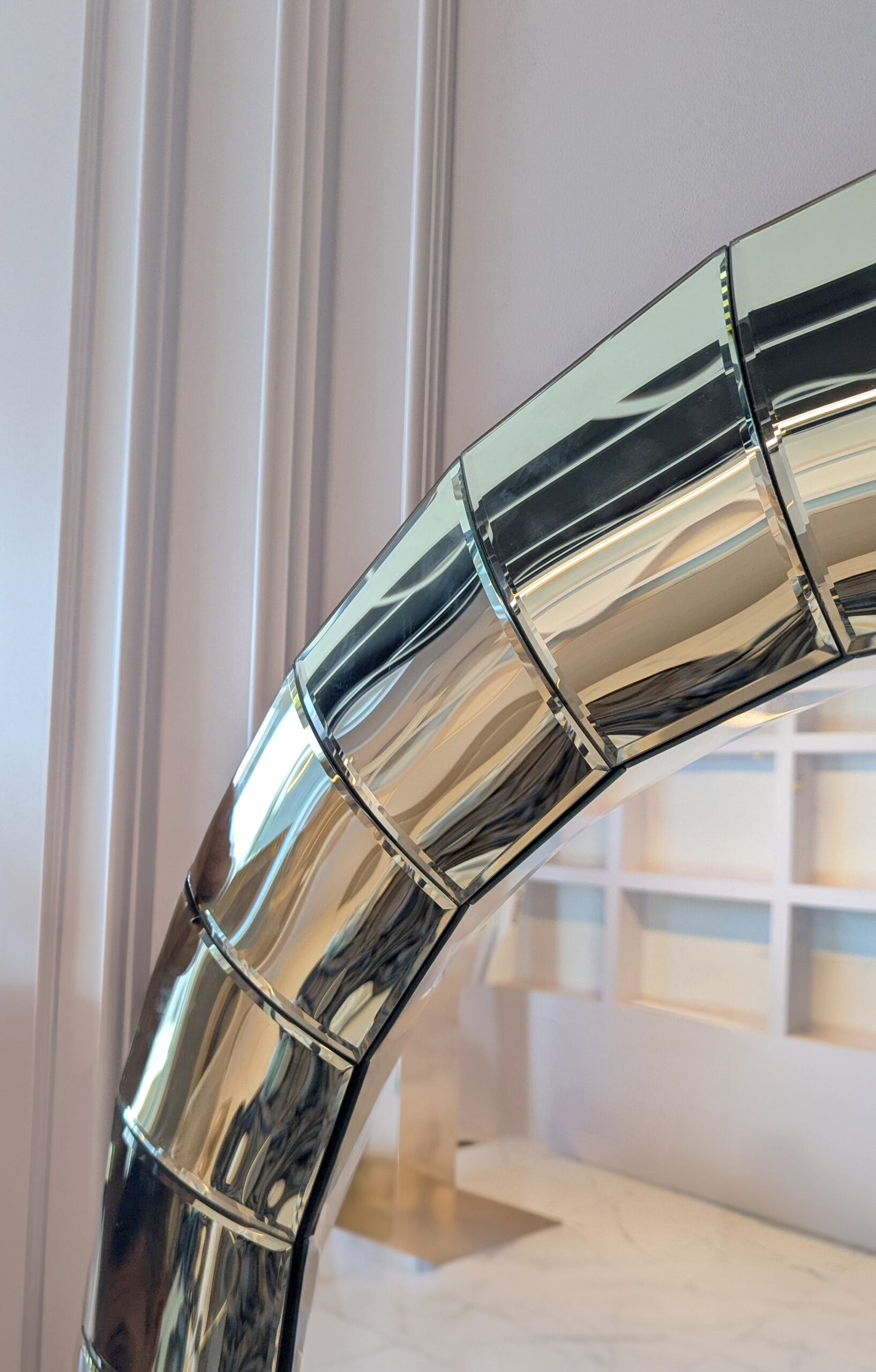 LUSTRO ŚCIENNE okrągłe, gięta lustrzana rama w kolorze szampańskiego złota, fazowane lustro, piekne LUSTRO ŚCIENNE okrągłe, gięta lustrzana rama w kolorze szampańskiego złota, fazowane lustro, piekne