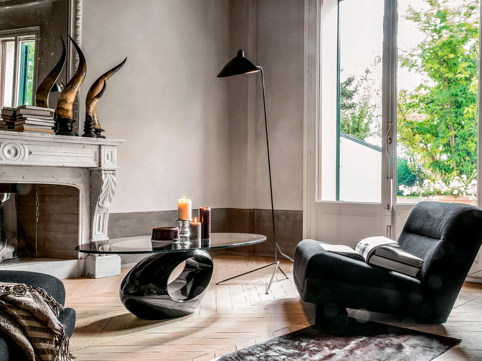 WŁOSKI STOLIK KAWOWY owalny, oryginalną podstawa z konglomeratu marmurowego, nowoczesny styl, piękny WŁOSKI STOLIK KAWOWY owalny, oryginalną podstawa z konglomeratu marmurowego, nowoczesny styl, piękny