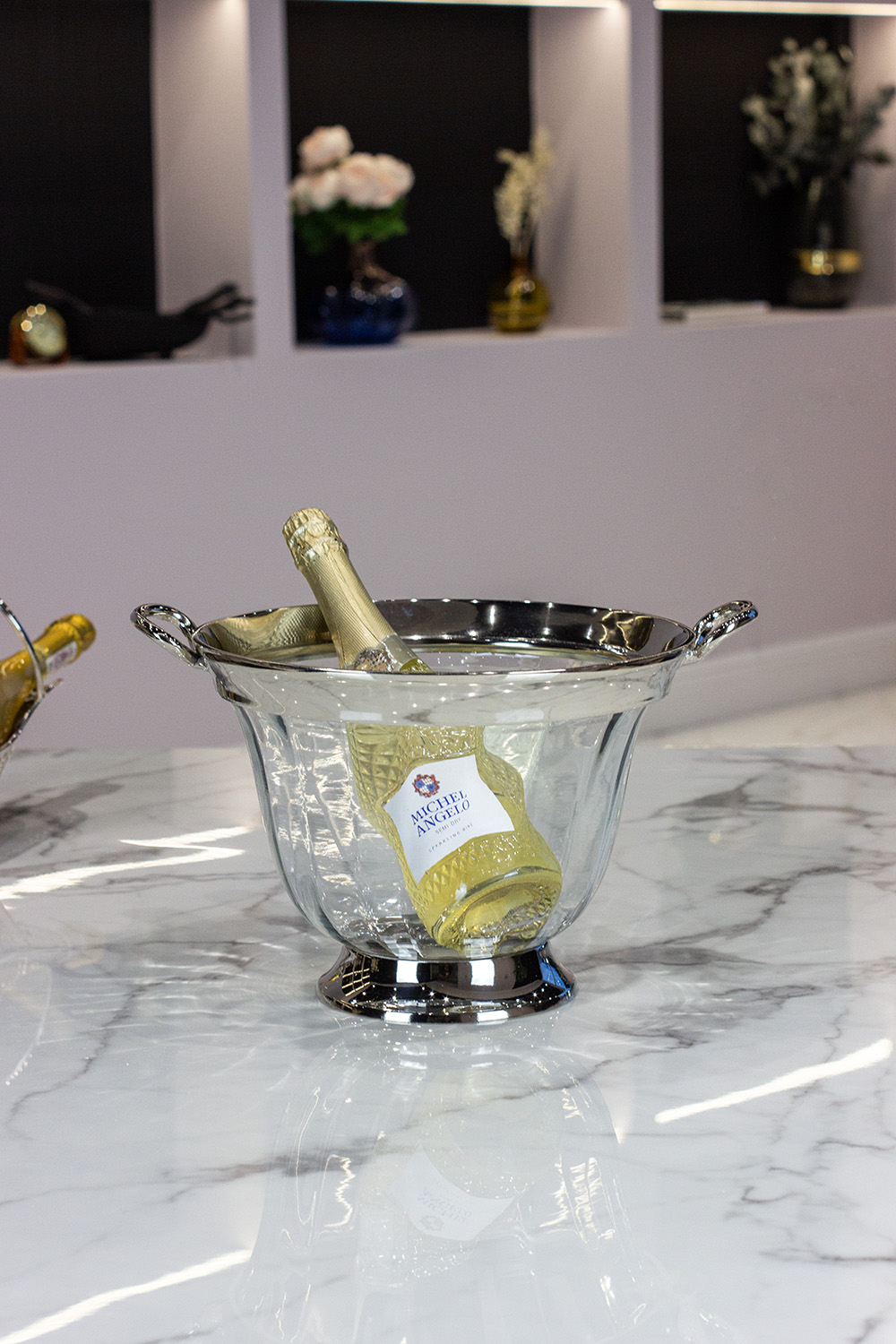 COOLER szklany z srebrnymi, metalowymi detalami, klasyczny styl, elegancki COOLER szklany z srebrnymi, metalowymi detalami, klasyczny styl, elegancki