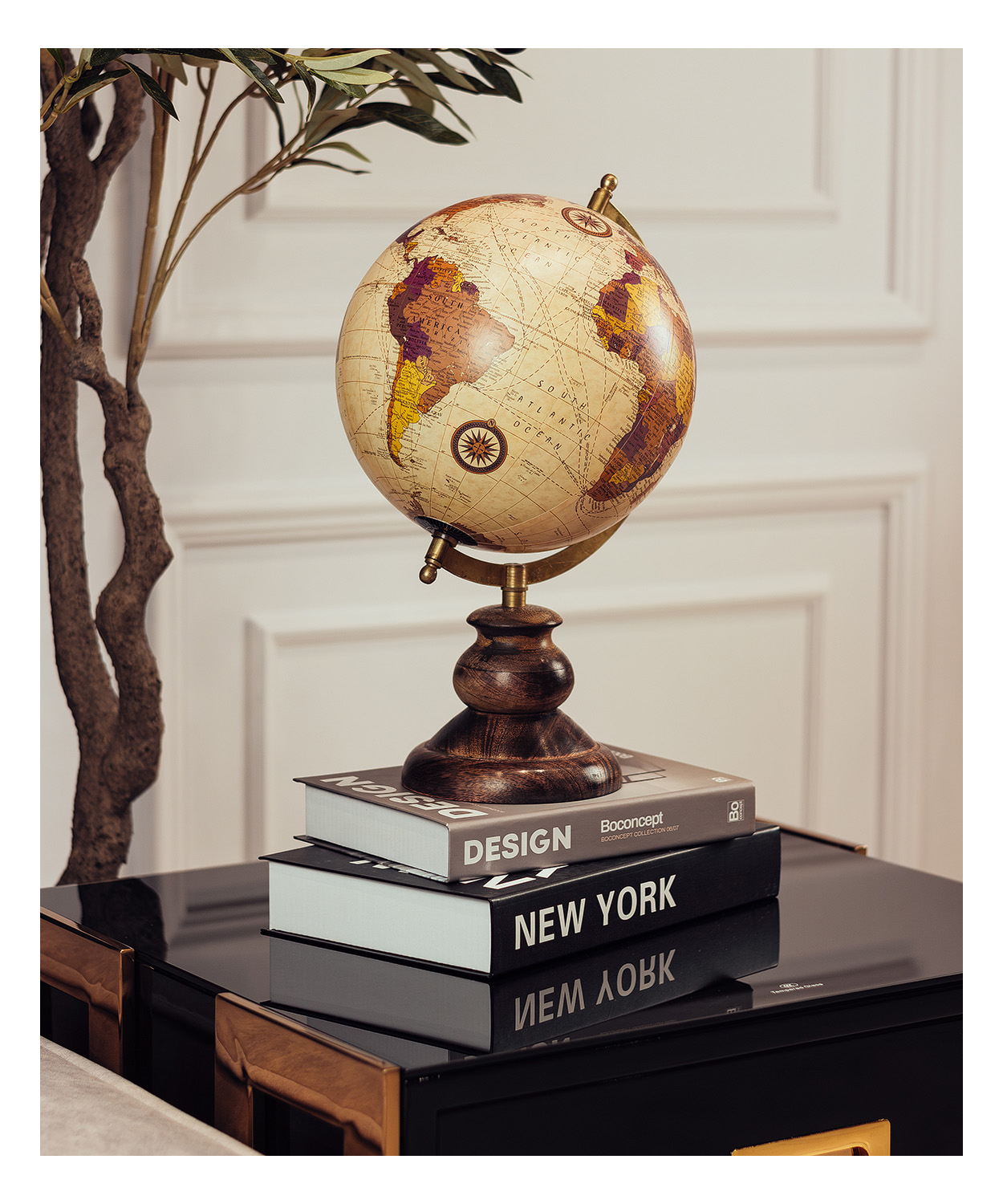 GLOBUS DEKORACYJNY z drewnianym stelażem, kolorowa mapa, klasyczny styl, ekskluzywny GLOBUS DEKORACYJNY z drewnianym stelażem, kolorowa mapa, klasyczny styl, ekskluzywny