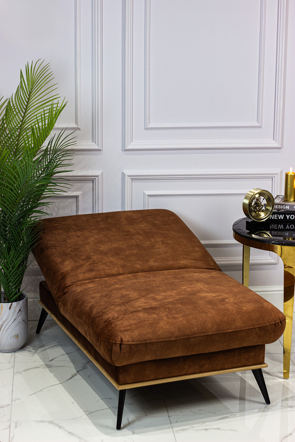 PUFA na metalowych nogach z ramą z drewna bukowego, tkanina do wyboru, nowoczesny styl, piękna PUFA na metalowych nogach z ramą z drewna bukowego, tkanina do wyboru, nowoczesny styl, piękna