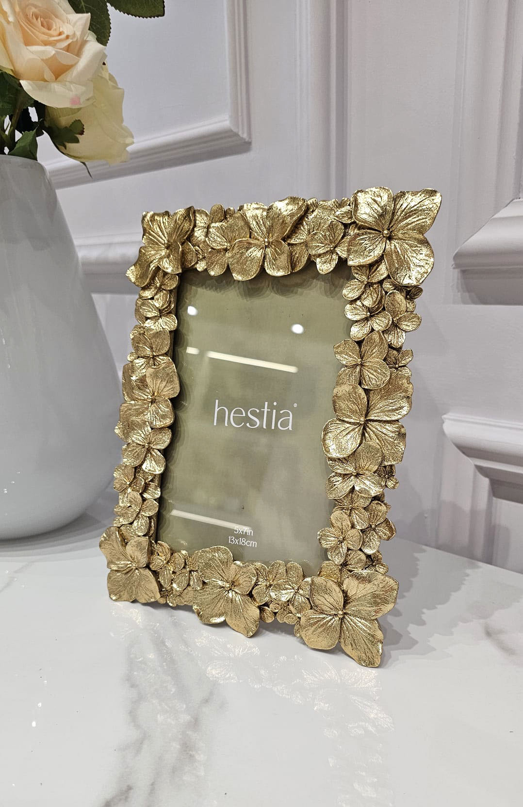RAMKA NA ZDJĘCIE ze złotą dekoracyjną kwiatową ramą, unikalny styl, ekskluzywna RAMKA NA ZDJĘCIE ze złotą dekoracyjną kwiatową ramą, unikalny styl, ekskluzywna