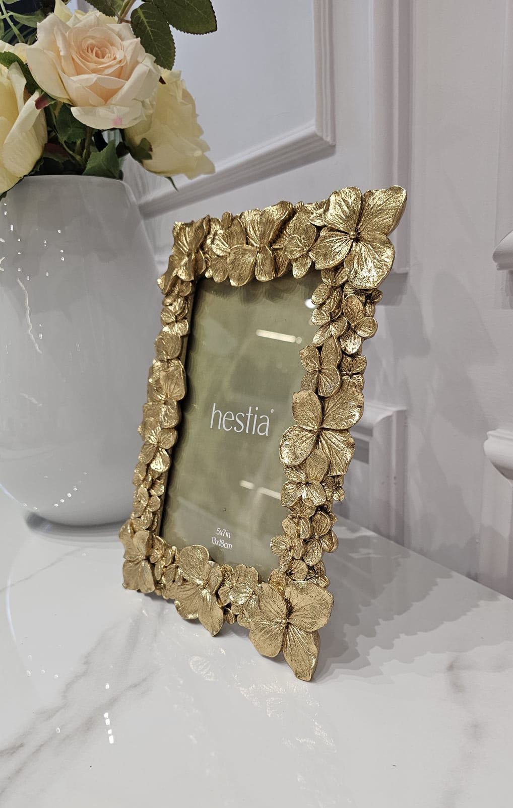 RAMKA NA ZDJĘCIE ze złotą dekoracyjną kwiatową ramą, unikalny styl, piękna RAMKA NA ZDJĘCIE ze złotą dekoracyjną kwiatową ramą, unikalny styl, piękna