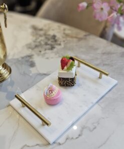 TACA MARMUROWA biała z złotymi metalowymi uchwytami, prostokątna, nowoczesny styl, piękna