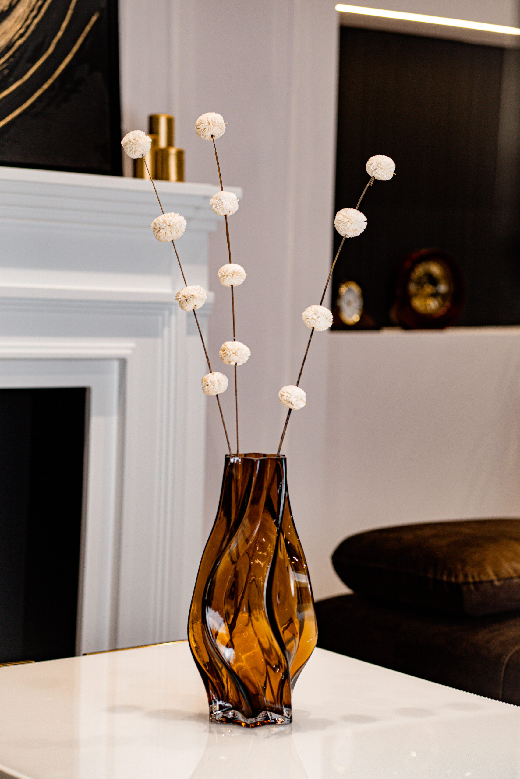 WAZON dekoracyjny z bursztynowego przezroczystego szkła, unikalny kształt, nowoczesny styl, designerski