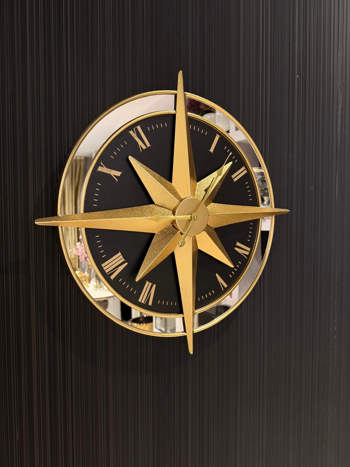 ZEGAR ŚĆIENNY w klasycznym stylu, czarno-złota tarcz, lustrzana obwódka, ekskluzywny