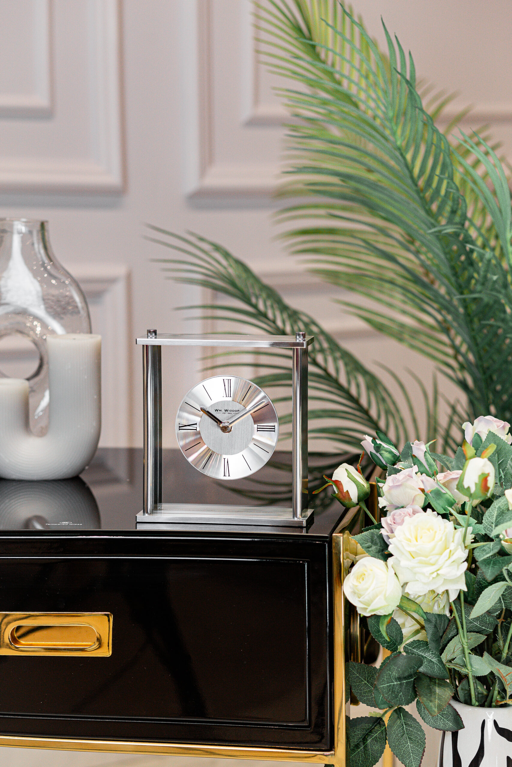 ZEGAR STOJĄCY kwadratowy, srebrny metalowy stelaż, szklany panel, styl nowoczesny-1