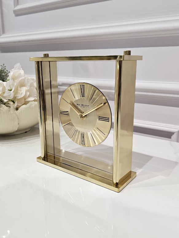 ZEGAR STOJĄCY kwadratowy, złoty metalowy stelaż, szklany panel, styl nowoczesny, piękny ZEGAR STOJĄCY kwadratowy, złoty metalowy stelaż, szklany panel, styl nowoczesny, piękny