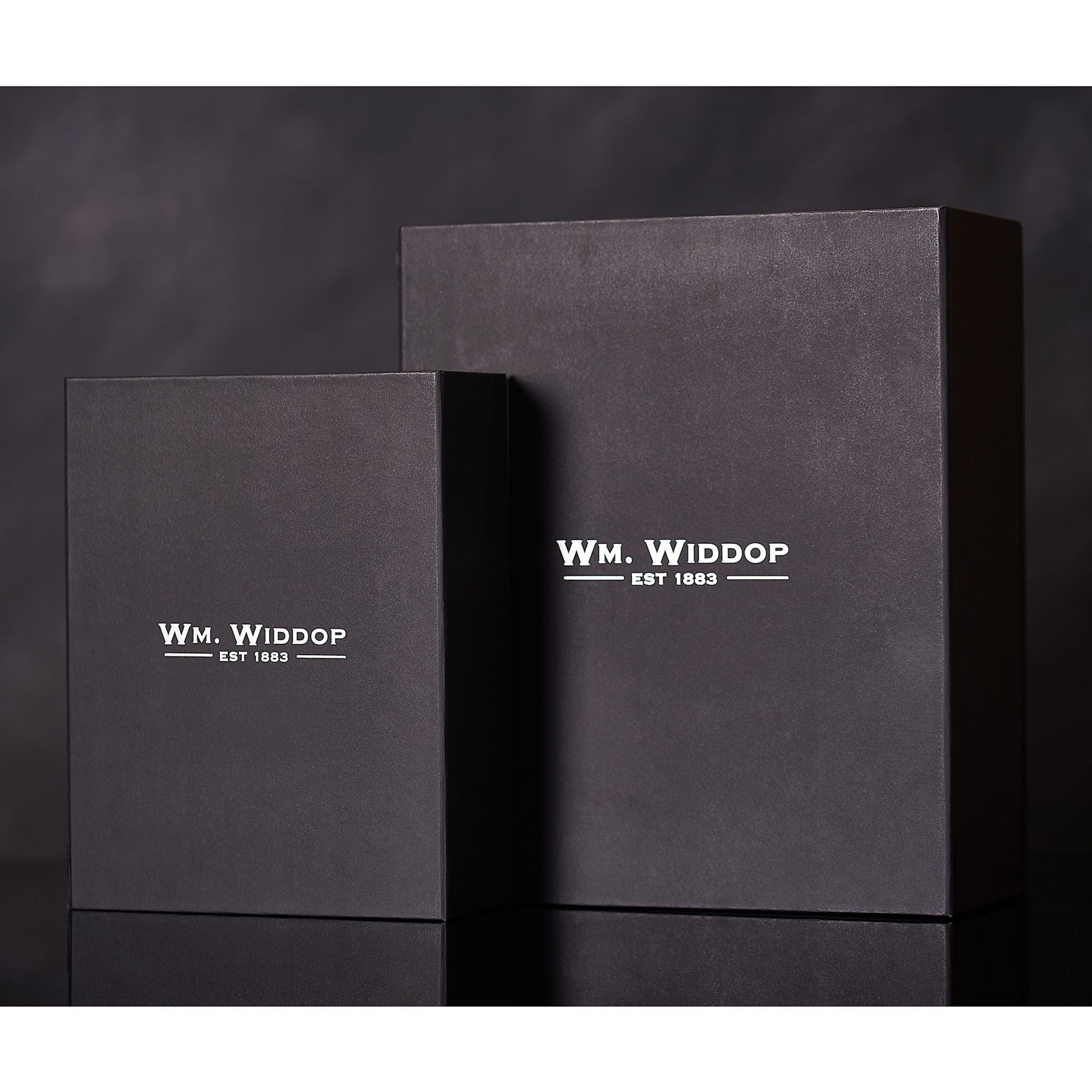 ZEGAR STOJĄCY ze srebrną, metalową ramą i tarczą, szklany panel, nowoczesny styl, najwyższa jakość ZEGAR STOJĄCY ze srebrną, metalową ramą i tarczą, szklany panel, nowoczesny styl, najwyższa jakość