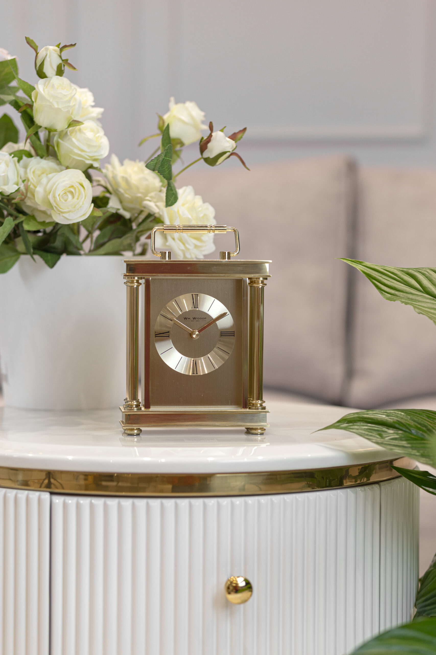 ZEGAR STOJĄCY złoty z ozdobną ramą, z uchwytem, klasyczny wygląd, piękny ZEGAR STOJĄCY złoty z ozdobną ramą, z uchwytem, klasyczny wygląd, piękny