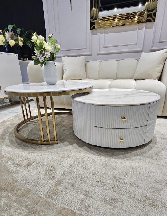 ZESTAW STOLIKÓW KAWOWYCH Agnes 2w1 biały ryflowany korpus i blat z konglomeratu marmurowego, ZŁOTY SZCZOTKOWANY stelaż