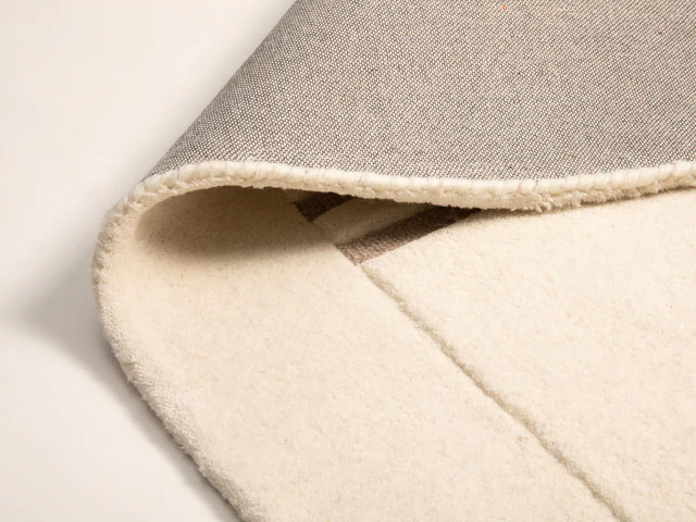 DYWAN Allea z naturalnej wełny, beżowo-biała kolorystyka, nowoczesny styl, designerski DYWAN Allea z naturalnej wełny, beżowo-biała kolorystyka, nowoczesny styl, designerski