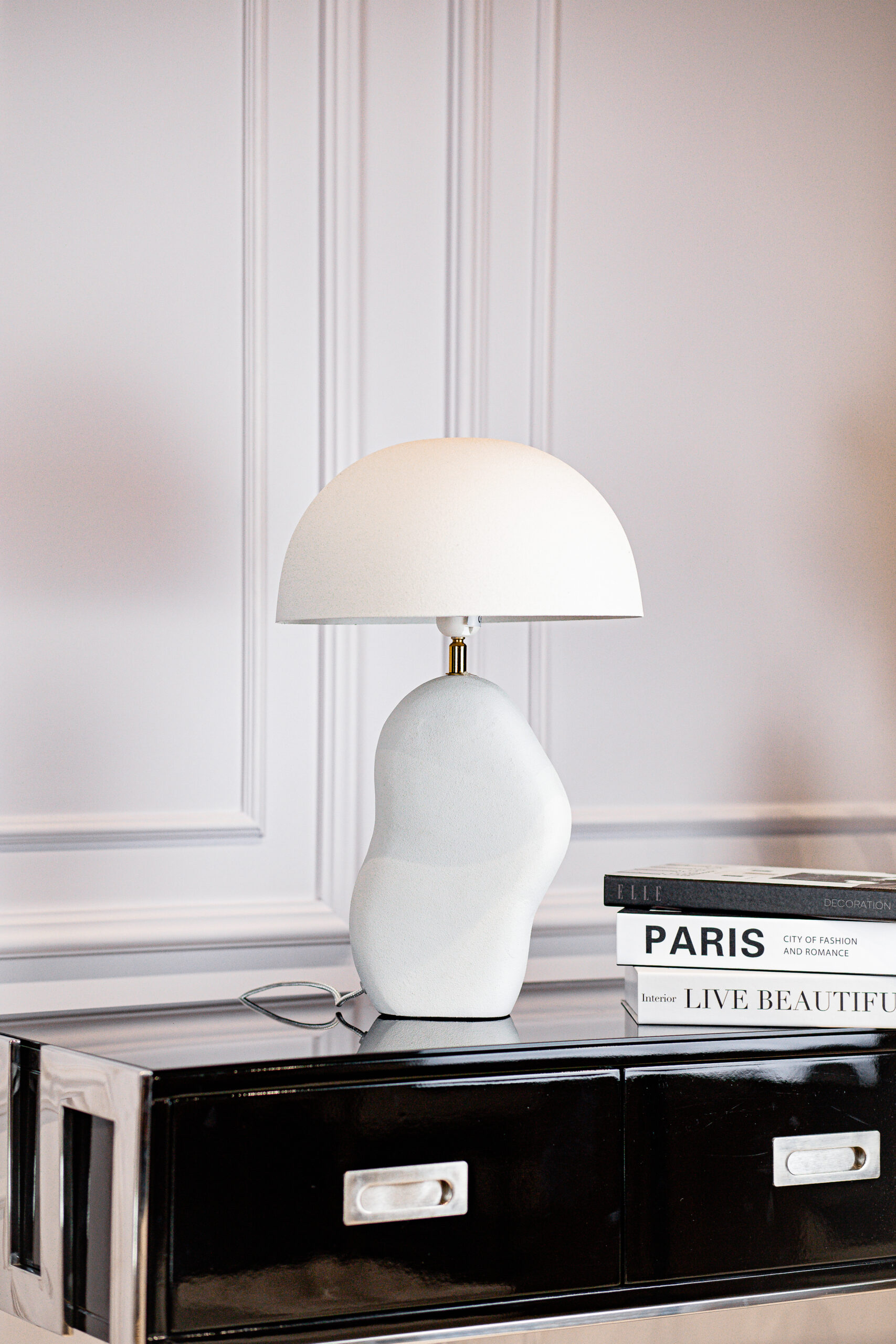 LAMPA STOŁOWA stalowa w białym kolorze o nieregularnym kształcie, designerski styl-3