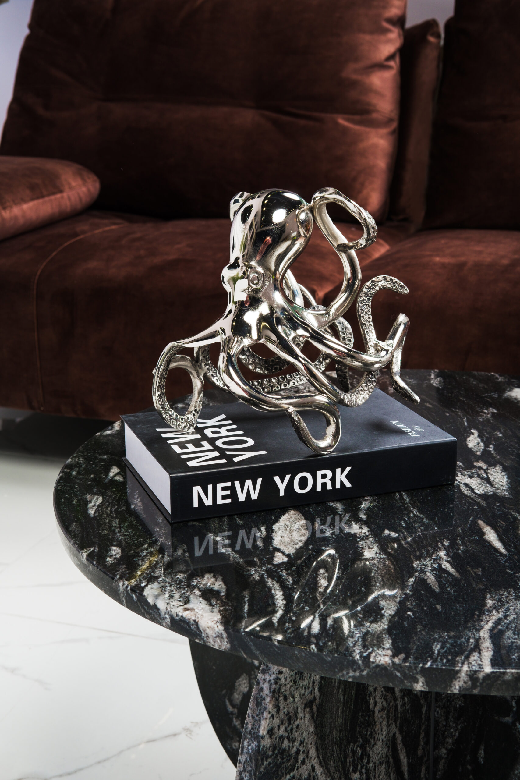 STOJAK-NA-WINO-OCTOPUS-z-aluminium-srebrny-w-ksztalcie-osmiornicy-nowoczesny-styl STOJAK-NA-WINO-OCTOPUS-z-aluminium-srebrny-w-ksztalcie-osmiornicy-nowoczesny-styl