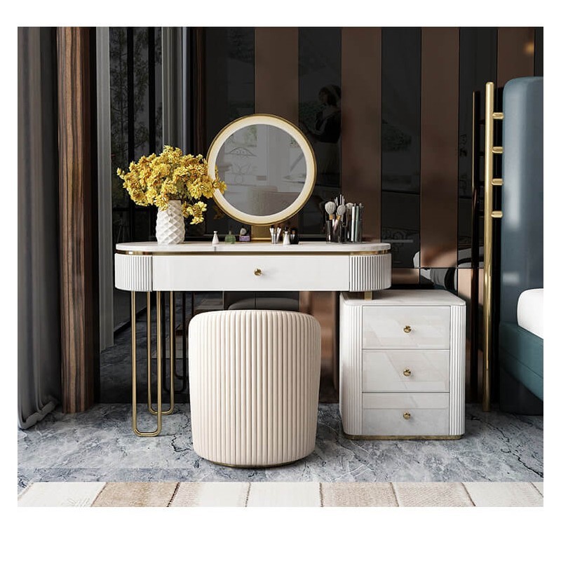 EKSKLUZYWNA TOALETKA Anne z fotelem, biała, ryflowane detale, blat ze spieku kamiennego, nowoczesny styl, piękna EKSKLUZYWNA TOALETKA Anne z fotelem, biała, ryflowane detale, blat ze spieku kamiennego, nowoczesny styl, piękna