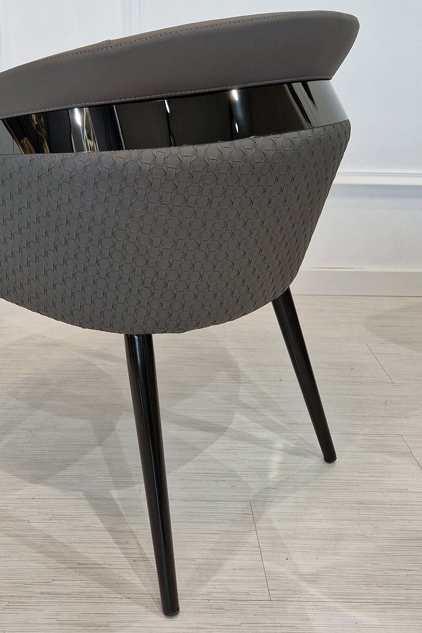 KRZESŁO na czarnych nogach, grafitowe obicie z ekoskóry, pikowane oparcie, nowoczesny design, wyjątkowe