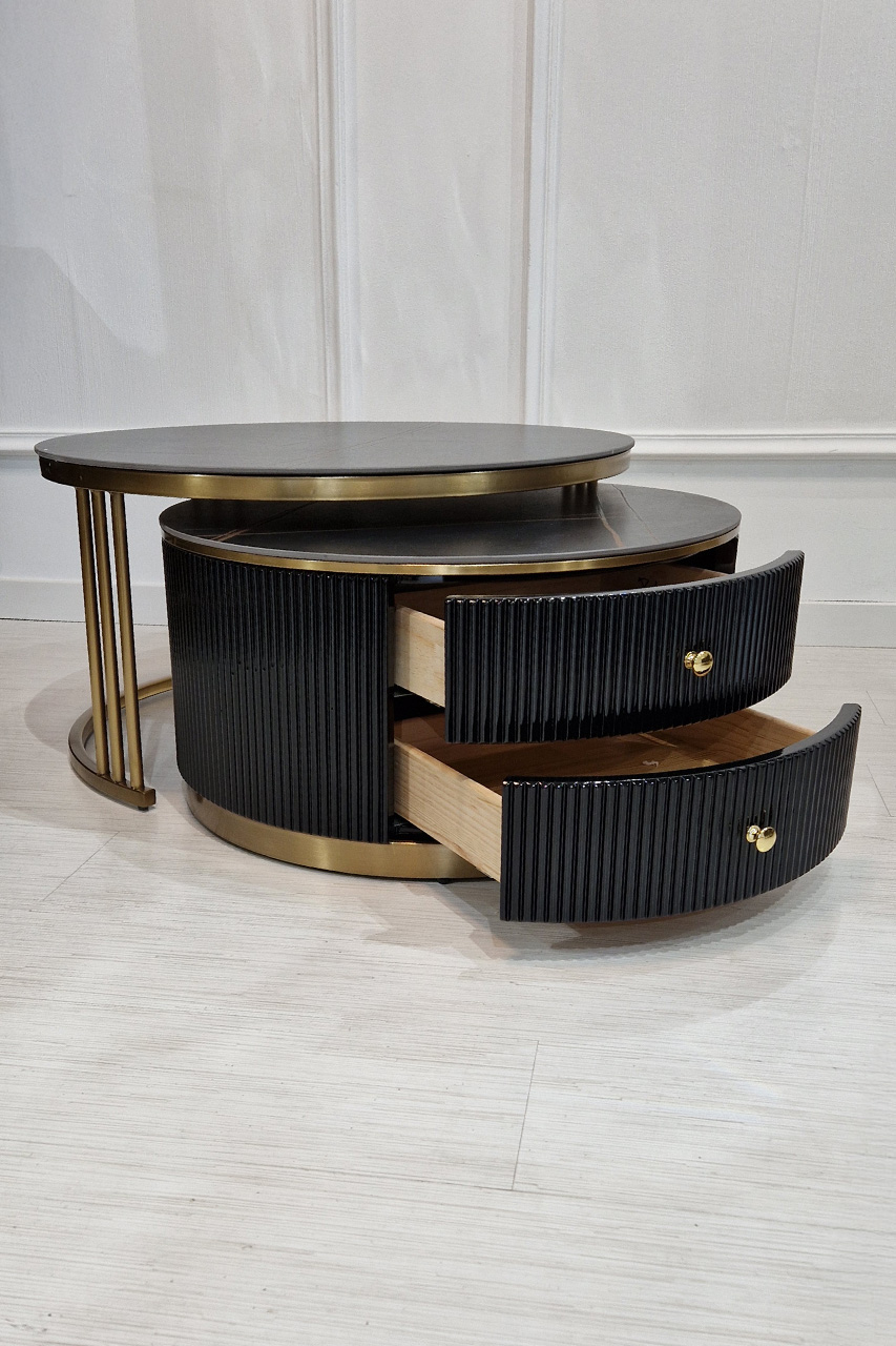 STOLIK KAWOWY podwójny, czarny ryflowany korpus, złote metalowe detale, blat ze spieku kwarcowego, nowoczesny, wyjątkowy STOLIK KAWOWY podwójny, czarny ryflowany korpus, złote metalowe detale, blat ze spieku kwarcowego, nowoczesny, wyjątkowy