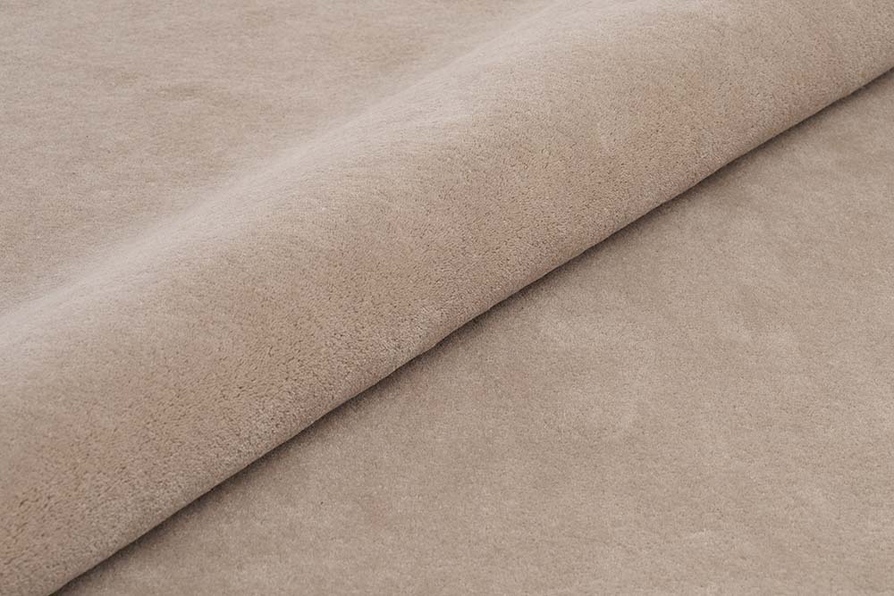 DYWAN Laila Beige Black Round okrągły, beżowy z czarną ramką, ręcznie tkany z wełny nowozelandzkiej i wiskozy, wyjątkowy DYWAN Laila Beige Black Round okrągły, beżowy z czarną ramką, ręcznie tkany z wełny nowozelandzkiej i wiskozy, wyjątkowy