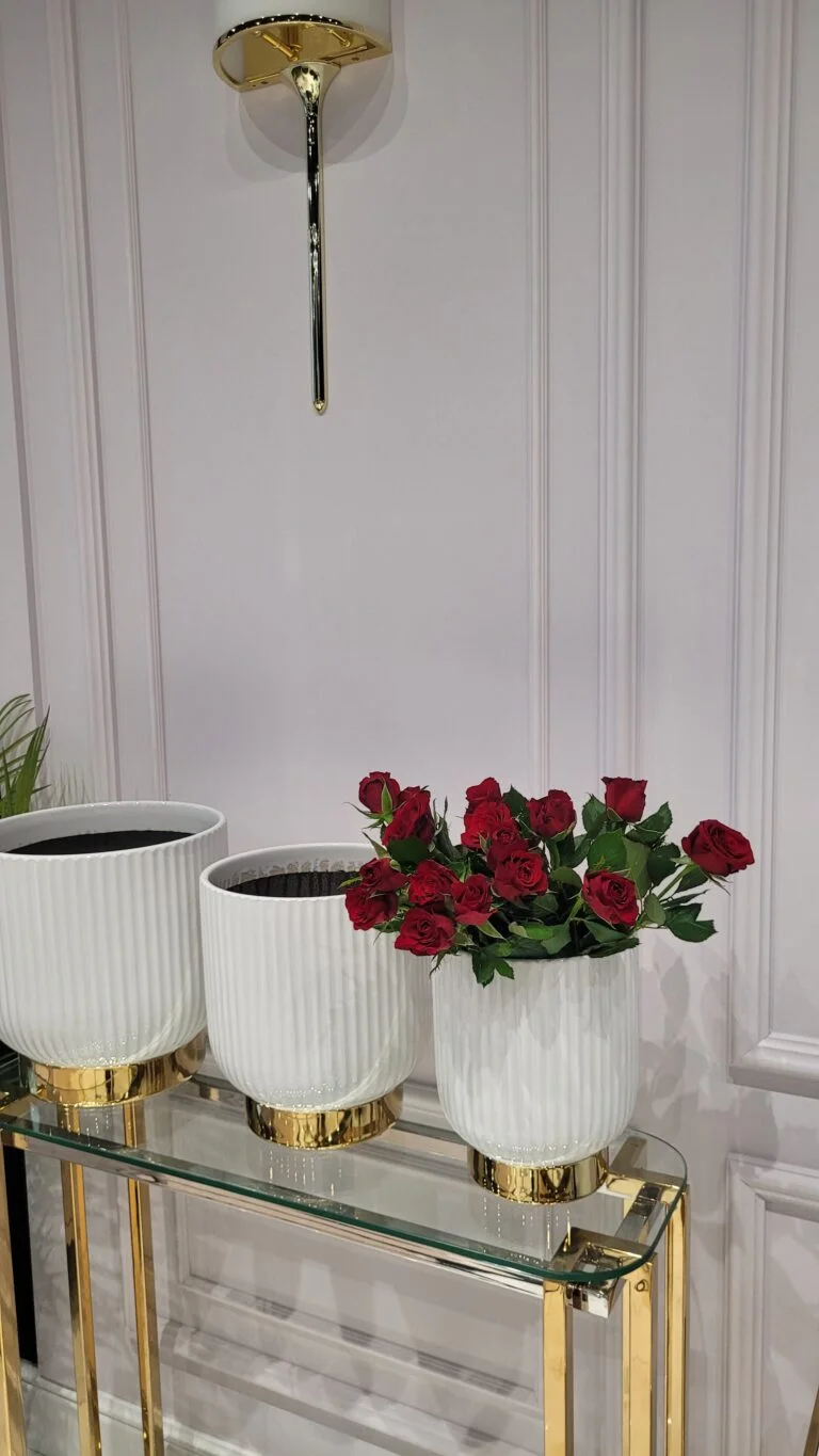 ZESTAW 3 DONIC ryflowanych, biało-złote z ceramiki mrozoodpornej, idealne do ogrodu, wyrafinowane ZESTAW 3 DONIC ryflowanych, biało-złote z ceramiki mrozoodpornej, idealne do ogrodu, wyrafinowane