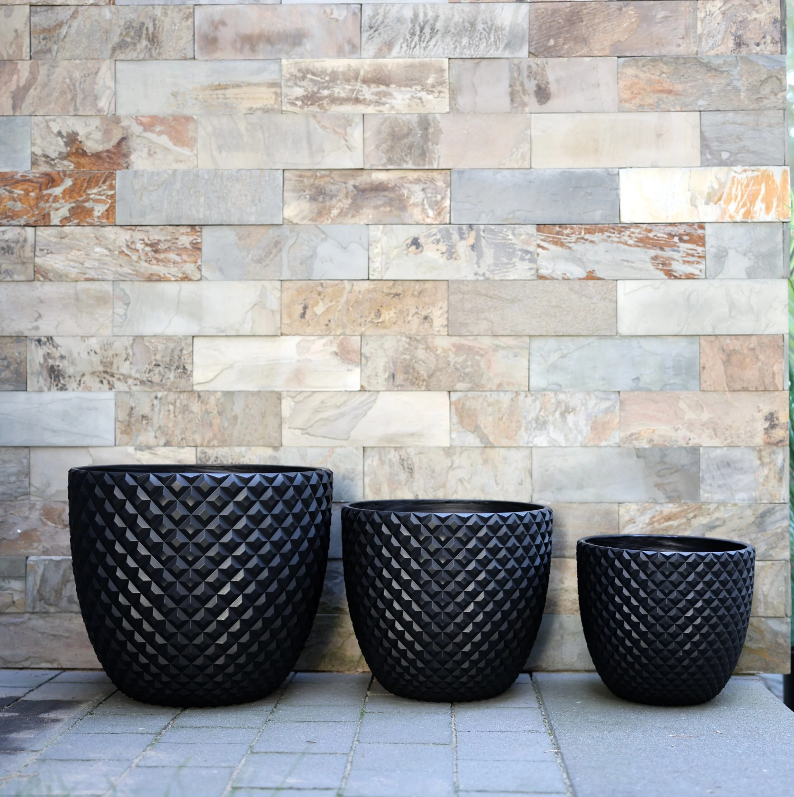 ZESTAW 3 DONIC z włókna szklanego, mrozoodporne, czarne, geometryczny, trójwymiarowy wzór, nowoczesny styl ZESTAW 3 DONIC z włókna szklanego, mrozoodporne, czarne, geometryczny, trójwymiarowy wzór, nowoczesny styl