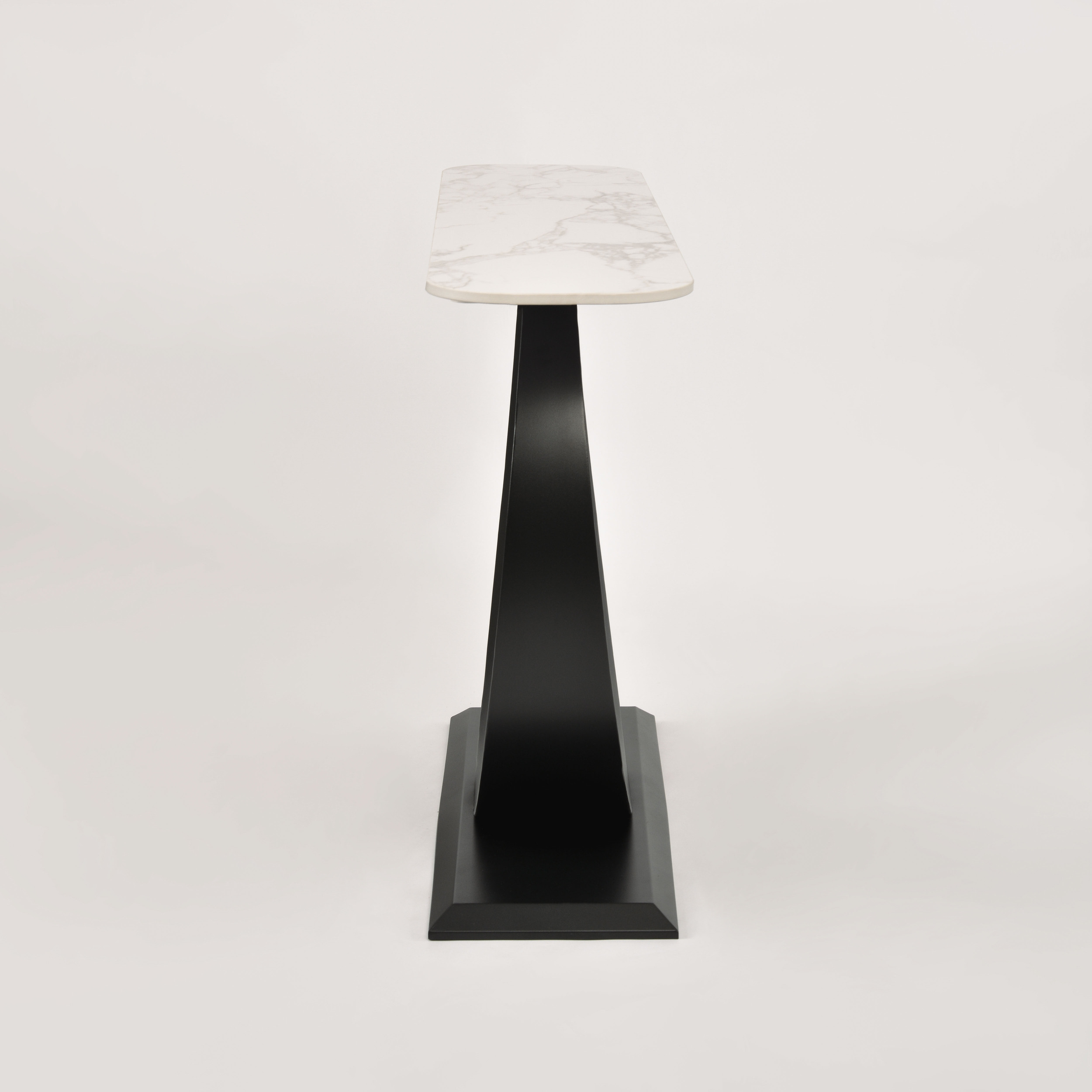 KONSOLA z czarną podstawą z żelaza, kształt księżyca, kamienny, biały blat, designerska 120 cm, stylowa KONSOLA z czarną podstawą z żelaza, kształt księżyca, kamienny, biały blat, designerska 120 cm, stylowa