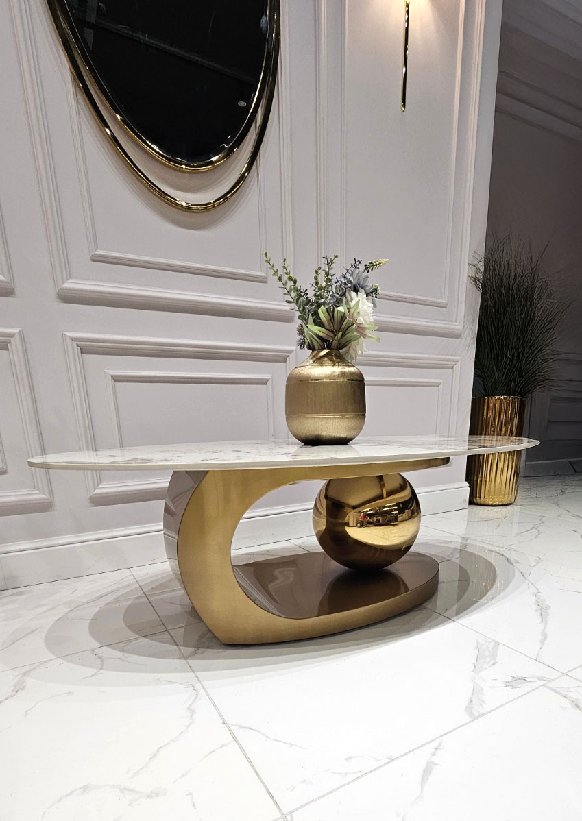 STOLIK KAWOWY Balance okrągły, złota podstawa z dekoracyjną kulą, blat ze spieku kamiennego, nowoczesny styl, ekskluzywny STOLIK KAWOWY Balance okrągły, złota podstawa z dekoracyjną kulą, blat ze spieku kamiennego, nowoczesny styl, ekskluzywny