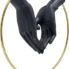 FIGURKA DEKORACYJNA Heart Hand, czarne ręce w kształt serca, złota obręcz, biała podstawa, styl glamour, nowoczesna