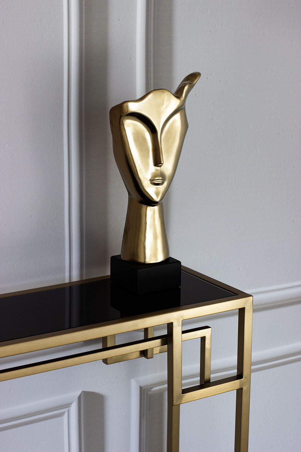 FIGURKA DEKORACYJNA złota, kształt twarzy, czarna podstawa, designerski styl, wyjątkowa FIGURKA DEKORACYJNA złota, kształt twarzy, czarna podstawa, designerski styl, wyjątkowa