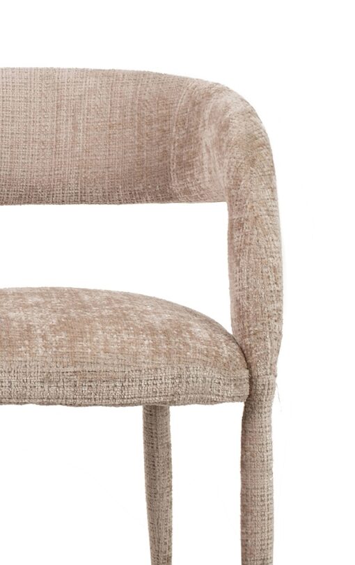KRZESŁO Iris w beżowej, delikatnie strukturalnej tkaninie, miękkie linie, designerski styl, premium