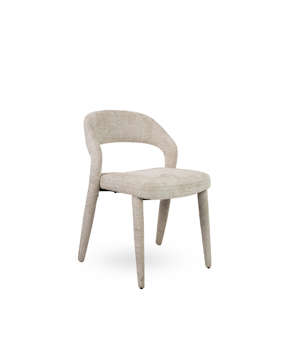 KRZESŁO Kos w beżowej tkaninie, delikatne, miękkie linie oparcia, smukłe nogi, nowoczesny styl KRZESŁO Kos w beżowej tkaninie, delikatne, miękkie linie oparcia, smukłe nogi, nowoczesny styl