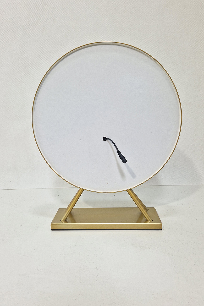 LUSTERKO STOJĄCE okrągłe, złote, do zestawu z toaletką, oświetlenie LED, nowoczesny glamour, wyjątkowe LUSTERKO STOJĄCE okrągłe, złote, do zestawu z toaletką, oświetlenie LED, nowoczesny glamour, wyjątkowe