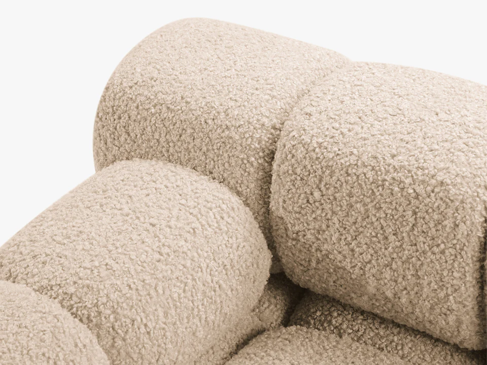 SOFA Bellis 3-osobowa, obicie z bukli (kolor do wyboru), zaoblone kształty, nowoczesny loftowy styl, piaskowy, designerska SOFA Bellis 3-osobowa, obicie z bukli (kolor do wyboru), zaoblone kształty, nowoczesny loftowy styl, piaskowy, designerska