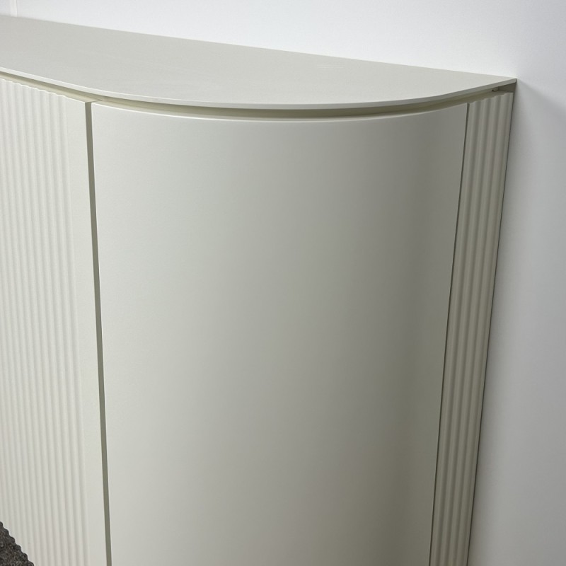 SZAFKA RTV Carmen biało-złota, ryflowane drzwi, kolor off white (biały półmat), metalowe, złote detale, nowoczesna SZAFKA RTV Carmen biało-złota, ryflowane drzwi, kolor off white (biały półmat), metalowe, złote detale, nowoczesna