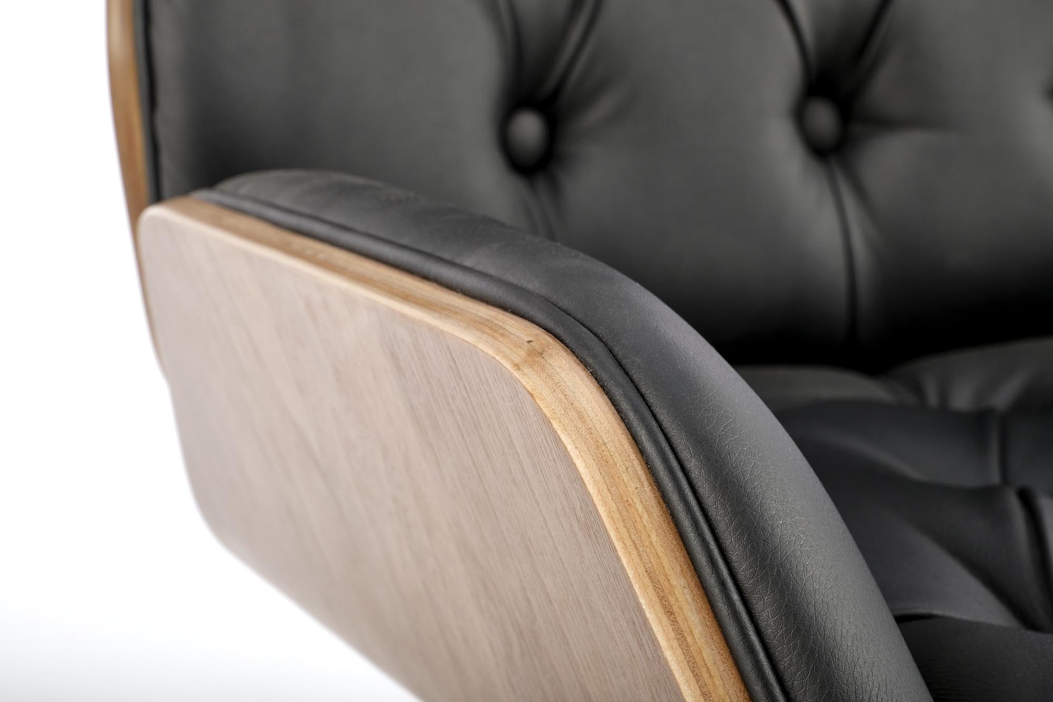 KRZESŁO BIUROWE Gavin siedzisko i oparcie z czarnej eko skóry, orzechowy tył, na kółkach, nowoczesny styl, do biura