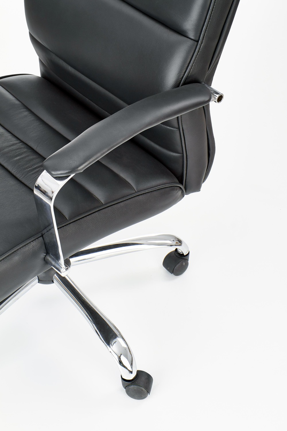 KRZESŁO BIUROWE Teksas, czarne obicie ze skóry licowej, srebrna metalowa podstawa, nowoczesny styl, najwyższa jakość KRZESŁO BIUROWE Teksas, czarne obicie ze skóry licowej, srebrna metalowa podstawa, nowoczesny styl, najwyższa jakość