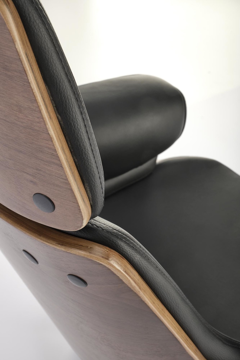 KRZESŁO BIUROWE Weber w nowoczesnym, designerskim stylu, czarna eko skóra, orzechowy tył, ekskluzywne
