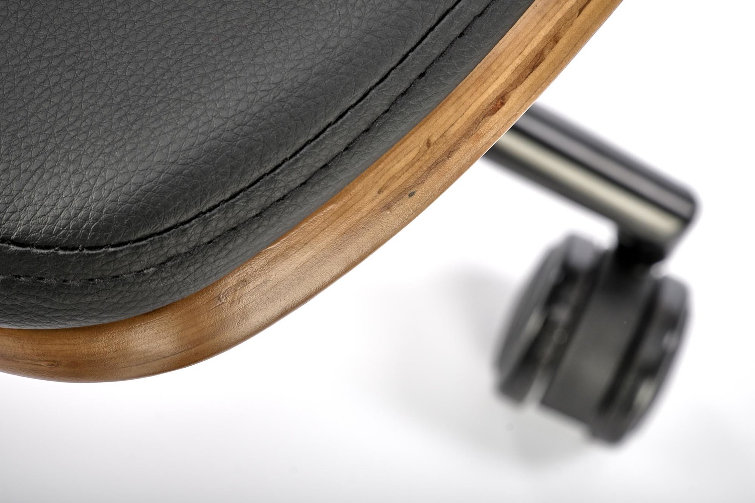 KRZESŁO BIUROWE Weber w nowoczesnym, designerskim stylu, czarna eko skóra, orzechowy tył, eleganckie