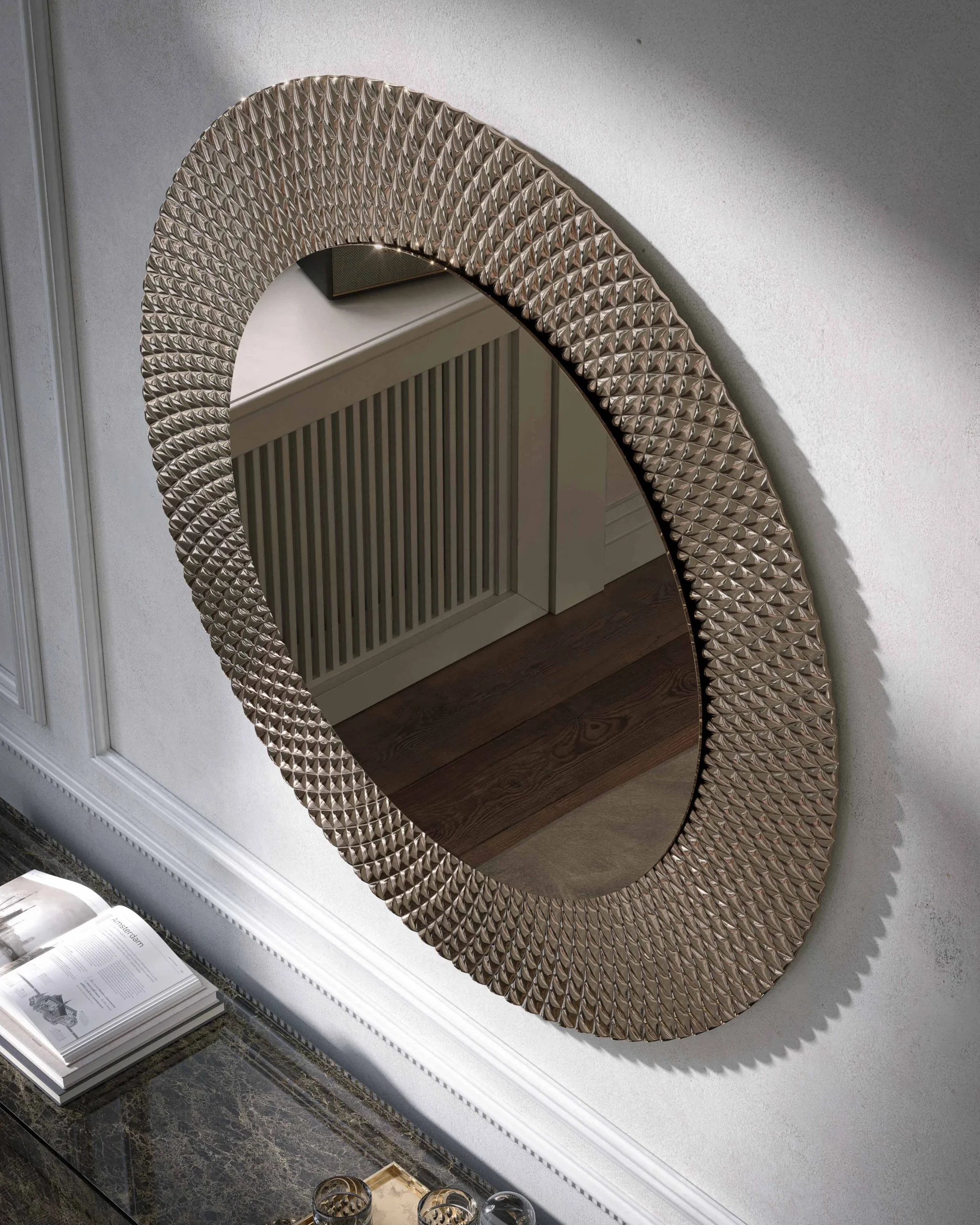 LUSTRO ŚCIENNE Pitti okrągłe, rama w geometryczne wzory, włoskie wykonanie, elegancki styl, piękne LUSTRO ŚCIENNE Pitti okrągłe, rama w geometryczne wzory, włoskie wykonanie, elegancki styl, piękne