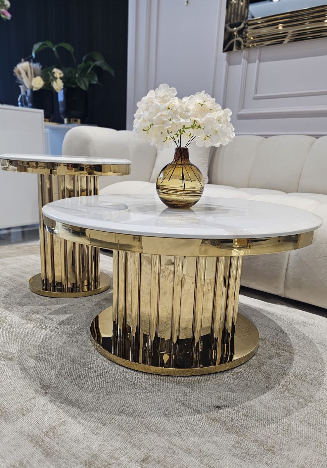 ZESTAW STOLIKÓW z rurek Riviera 2w1 złota, designerska podstawa, biały blat z konglomeratu, nowoczesny styl złoty stylowy unikatowy