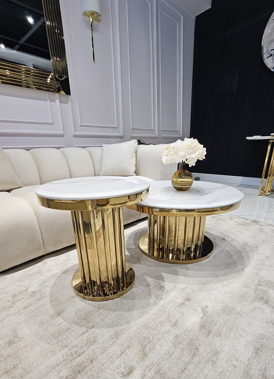 STOLIK złoty z rurek Riviera 2w1 złota, designerska podstawa, biały blat z konglomeratu, nowoczesny styl błyszczący piękny zachwycający