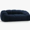SOFA 2-osobowa Diana o zaoblonych kształtach, pionowe przeszycia, ciemnoniebieska tkanina, designerski styl, piękna