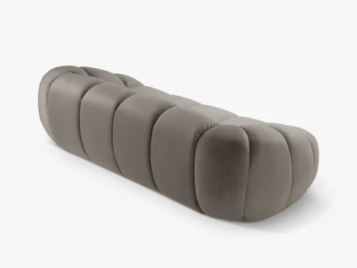 SOFA 3-osobowa Diana o zaoblonych kształtach, pionowe przeszycia, szarobrązowa tkanina, designerski styl, eksklzuywna
