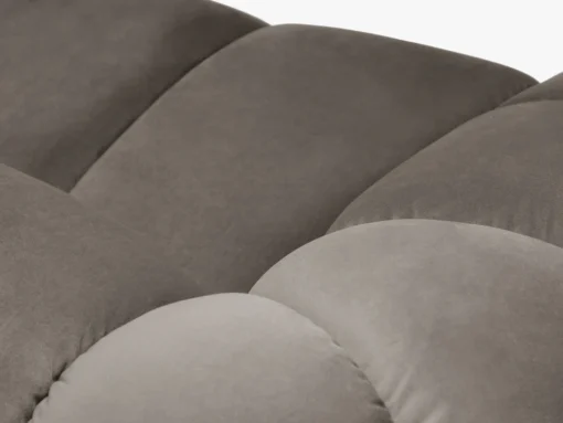 SOFA 3-osobowa Diana o zaoblonych kształtach, pionowe przeszycia, szarobrązowa tkanina, designerski styl, premium